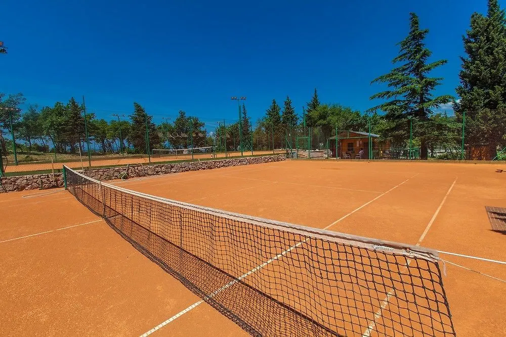Holiday Resort Kacjak دْغاماي 2*,