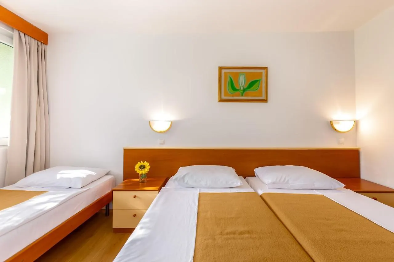 Holiday Resort Kacjak Dramalj 2*,  Kroatien